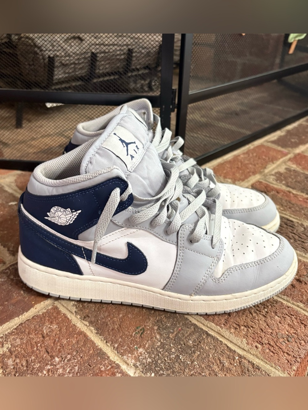 Air Jordan 1 Mid streetwear Navy Gray White Sneakers Youth Size 7Y shoes
